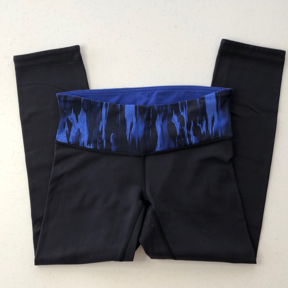 Lululemon Reversible Black and Blue Capri Leggings, 4